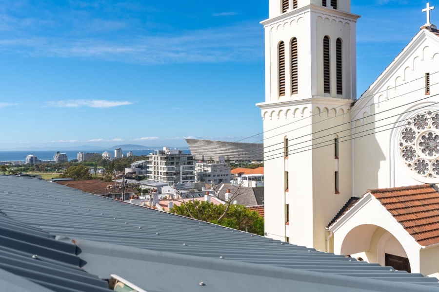 2 Bedroom Property for Sale in Green Point Western Cape